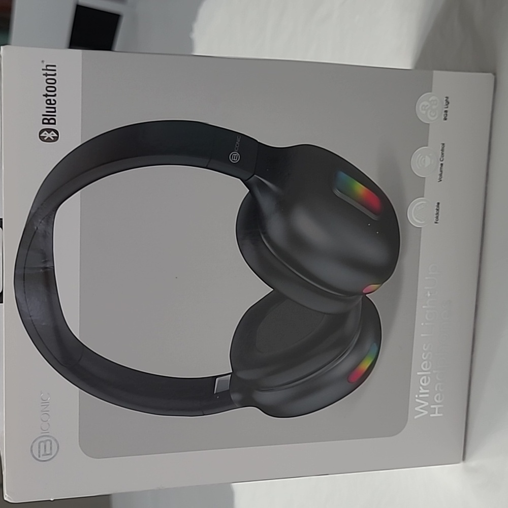 Iconic Bluetooth Wireless Light-Up Headphones - Black